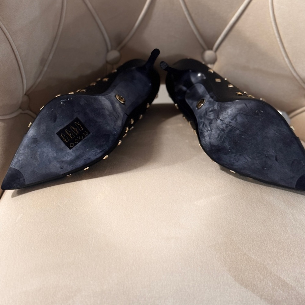 BRAND NEW Michael Kors Keke Black Pointed Leather Stiletto Pumps with Gold Studs - Picture 4 of 6